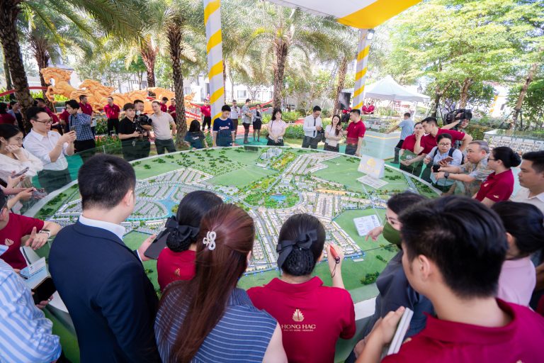 Phú Mỹ Hưng vận hành nhà mẫu đầu tiên tại Hồng Hạc City