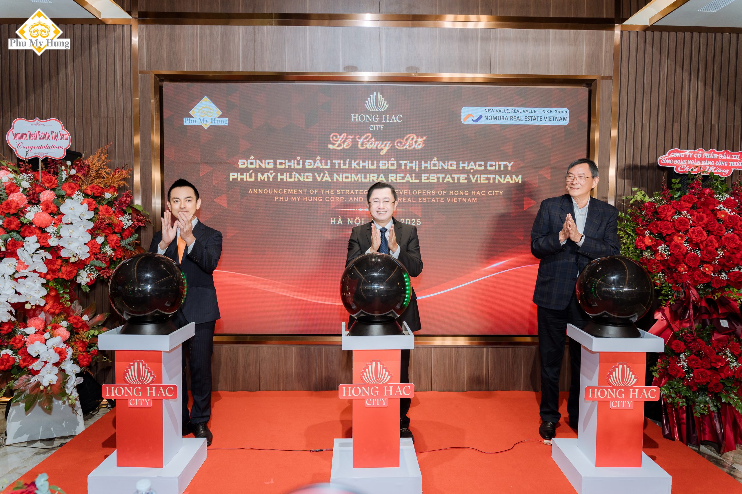 Nghi thức khai trương Sàn giao dịch bất động sản Phú Mỹ Hưng tại Hà Nội.